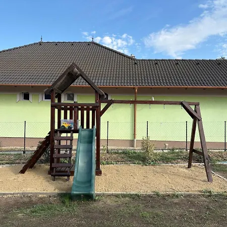 Makravoelgyi Haziko Apartament *